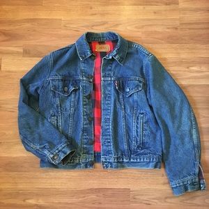 Vintage Levi’s Trucker Jacket with plaid lining